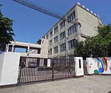 勧修中学校まで694m
