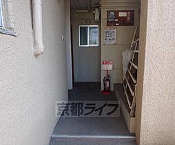 8 / 9