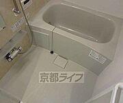 清潔感のあるバスルームです