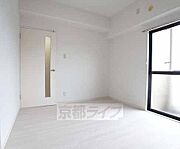 広々とした部屋です。