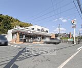 セブンイレブン　枚方尊延寺店まで636m