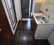 キッチン周りの様子です。