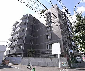 外観：7階建てのがっちりマンション