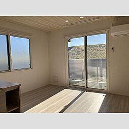 リバーサイドベース 101 1階2LDKのリビング/ダイニング