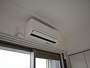 206号室モデルです。床・建具の色合いは異なります。