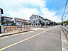 外観：接道状況および現場風景　【八王子市北野台2丁目】 建物のプレゼンをさせていただきますので、実際の完成イメージを思い描いていただくことができます。お気軽にお問合せ下さい
