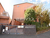 世田谷区立烏山中学校 (690m)