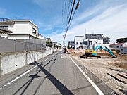 ≪接道状況≫ 最寄りの『つつじヶ丘駅』周辺には、スーパー・ドラッグストア・本屋など便利な施設が充実！ 【調布市西つつじケ丘4丁目】