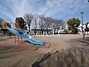 名古屋公園 (870m)