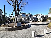 ケヤキまんなか公園 (520m)