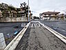 外観：接道状況および現場風景　【中野区沼袋4丁目】 お住まい探しは、家の良し悪しだけでなく周辺環境も重要なポイントです。ぜひ一度お客様の目でご覧ください。　