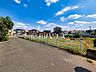 外観：現場風景　【東久留米市新川町1丁目】 建物のプレゼンをさせていただきますので、実際の完成イメージを思い描いていただくことができます。お気軽にお問合せ下さい。