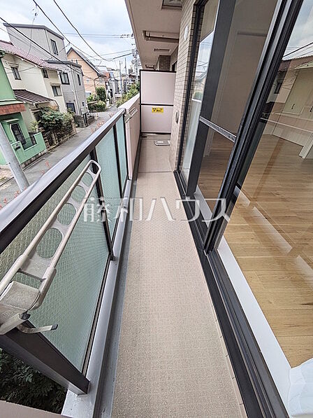 ≪バルコニー≫南向きのバルコニーは日差しもたっぷり注ぎ、お洗濯物もよく乾きます。　　【レクセルマンション府中】