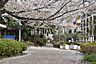 周辺：蚕糸の森公園 (390m)