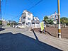 外観：接道状況および現場風景　【日野市多摩平6丁目】