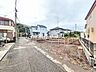 外観：接道状況および現場風景　【昭島市緑町2丁目】 建物のプレゼンをさせていただきますので、実際の完成イメージを思い描いていただくことができます。お気軽にお問合せ下さい。