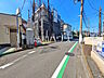 外観：接道状況および現場風景　【東久留米市小山4丁目】 建物のプレゼンをさせていただきますので、実際の完成イメージを思い描いていただくことができます。お気軽にお問合せ下さい。