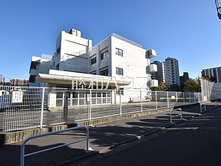 府中市立府中第一小学校 (750m)
