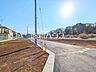 外観：接道状況および現場風景　【小平市小川町1丁目】