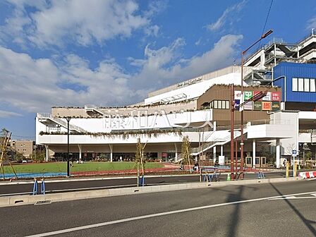 エミテラス所沢 (700m)