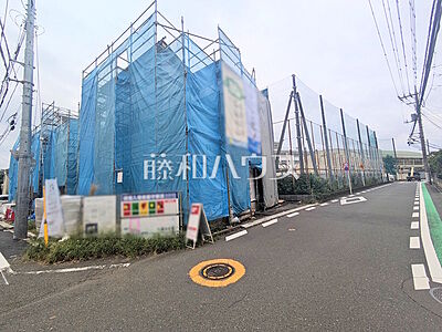 外観:接道状況および現場風景 【狛江市東野川4丁目】 外観:接道状況および現場風景 【狛江市東野川4丁目】