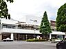 周辺：所沢駅 (800m)