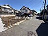 外観：≪接道状況および現場風景≫南側前面道路はゆとりの5m。お車の出し入れも楽々　【調布市国領町5丁目】