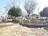周辺：中ふれあい公園 (600m)
