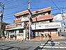 周辺：かくの木薬局新堀店 (570m)