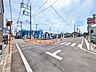 外観：接道状況および現場風景　【国立市東3丁目】 物件の事、諸費用の事など、小さな疑問もお気軽にご連絡・ご相談下さい。