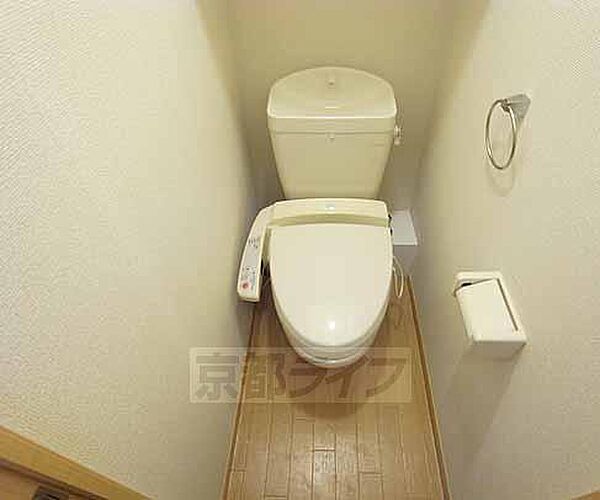 画像7:ウォシュレット付きのトイレです。