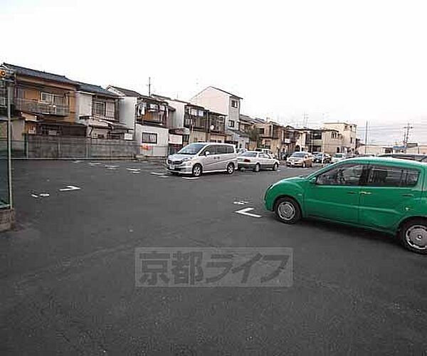 画像20:かなり広い駐車場。