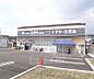 周辺：ドラッグユタカ 向島店まで621m 国道24号線沿いのドラッグストア。駐車場もあります