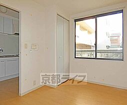 ペケニャ・ピソ 102 1階1Kのリビング/ダイニング