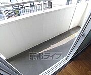 立派なバルコニーがついてます。