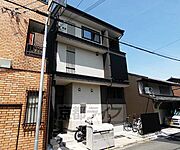 正面からの外観です。