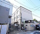 横大路小学校まで243m 活気溢れる小学校です。