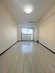 ロイヤル西宮 503 5階1Kのリビング/ダイニング