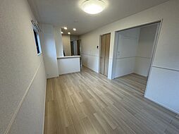 シャリティ・ベルII 203 2階2LDKのリビング/ダイニング