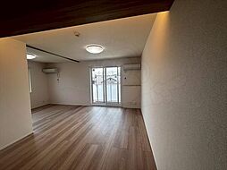 阪急京都本線 上牧駅 徒歩10分の賃貸アパート 3階2LDKのリビング/ダイニング