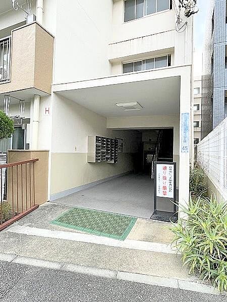建物エントランス