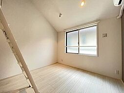 多摩都市モノレール 柴崎体育館駅 徒歩4分の賃貸アパート 2階1Kのリビング/ダイニング