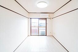 JR八高線 箱根ケ崎駅 徒歩3分の賃貸マンション 4階1DKのリビング/ダイニング