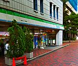 ファミリーマート 多摩センター駅南店（1074m）