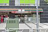 周辺：セブンイレブン 京王八王子駅前店（325m）