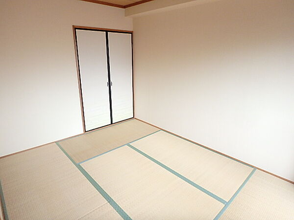 画像8:日本らしい落ち着いた雰囲気の和室です
