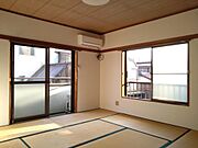 南西側和８にエアコン