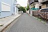 外観：前面道路。