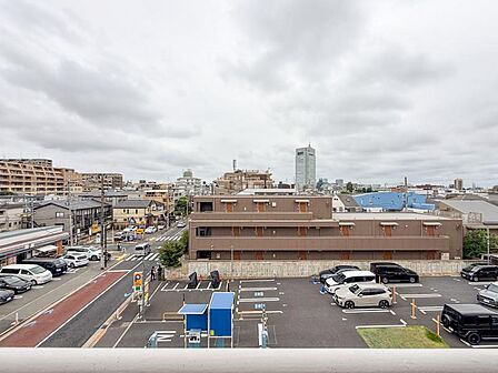 開放感のある眺望。季節による景色の変化を日常の生活と共に感じてください。