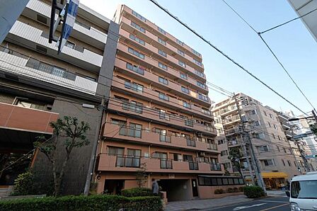 それぞれ独特の顔を持つあなただけのお住まい。各棟によって暖かい日差しの入り方・見え方も違うお住まい。実際の日当たりや現地の雰囲気もご確認くださいませ。